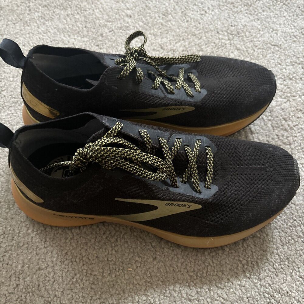 Brooks Levitate 4 Black Gold Low Top Running Shoes Women 8.5  1203351B054